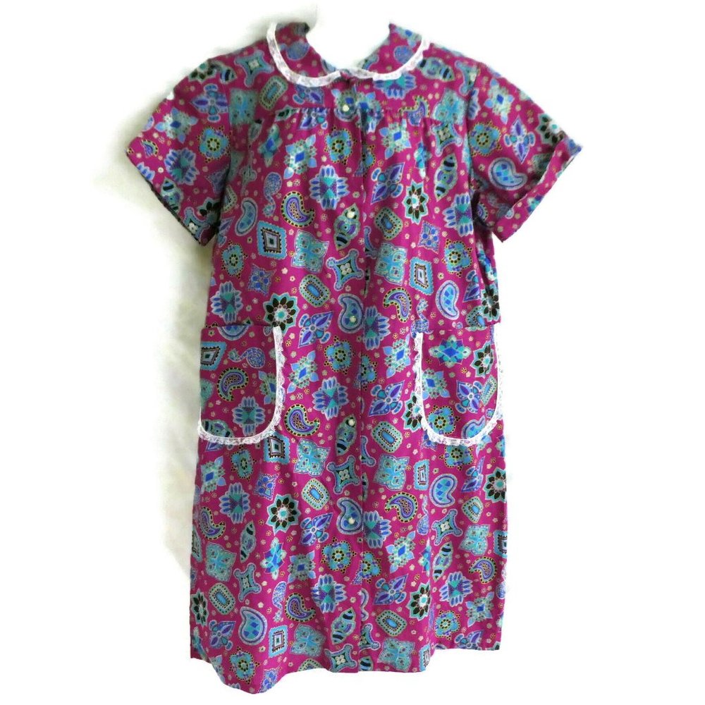 Vintage USA Purple Housecoat MuuMuu Farmhouse Lace Pearl Snap Full Front 1X